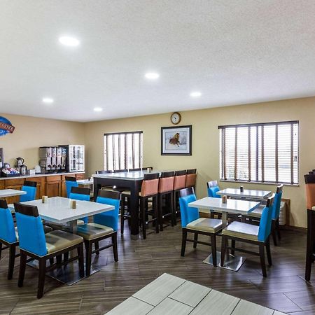 Baymont By Wyndham Louisville South I 65 Brooks Exteriör bild