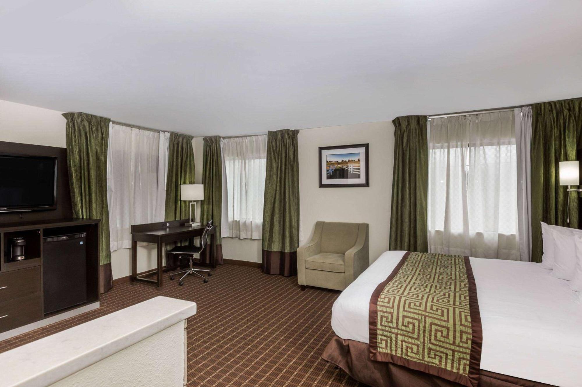 Baymont By Wyndham Louisville South I 65 Brooks Exteriör bild