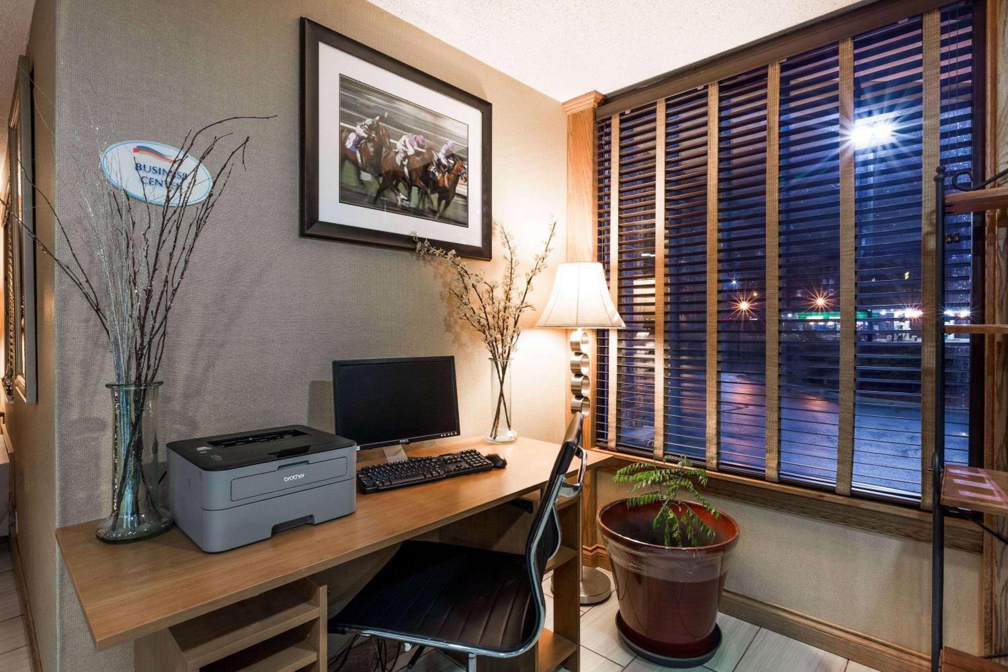 Baymont By Wyndham Louisville South I 65 Brooks Exteriör bild