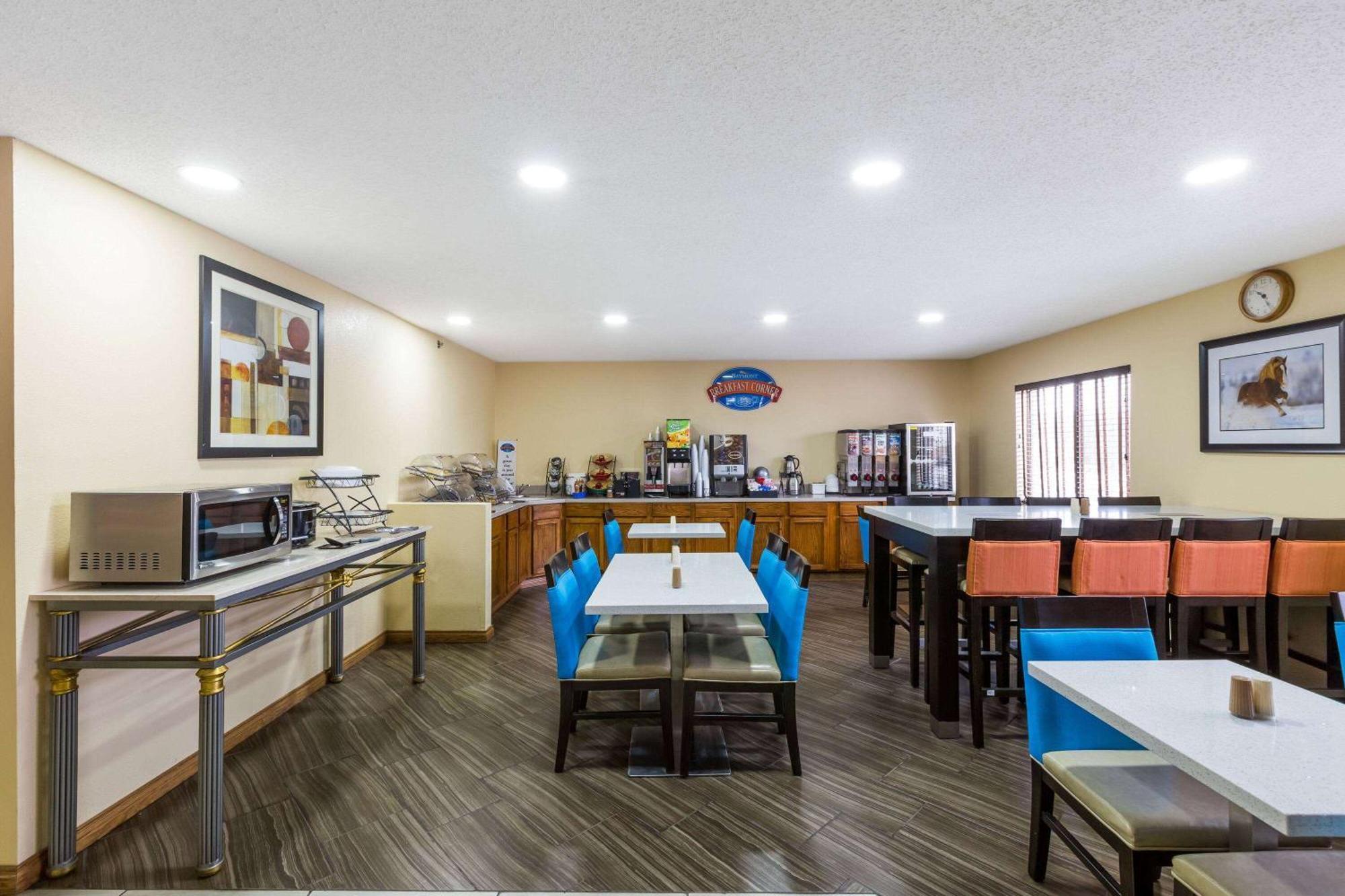 Baymont By Wyndham Louisville South I 65 Brooks Exteriör bild