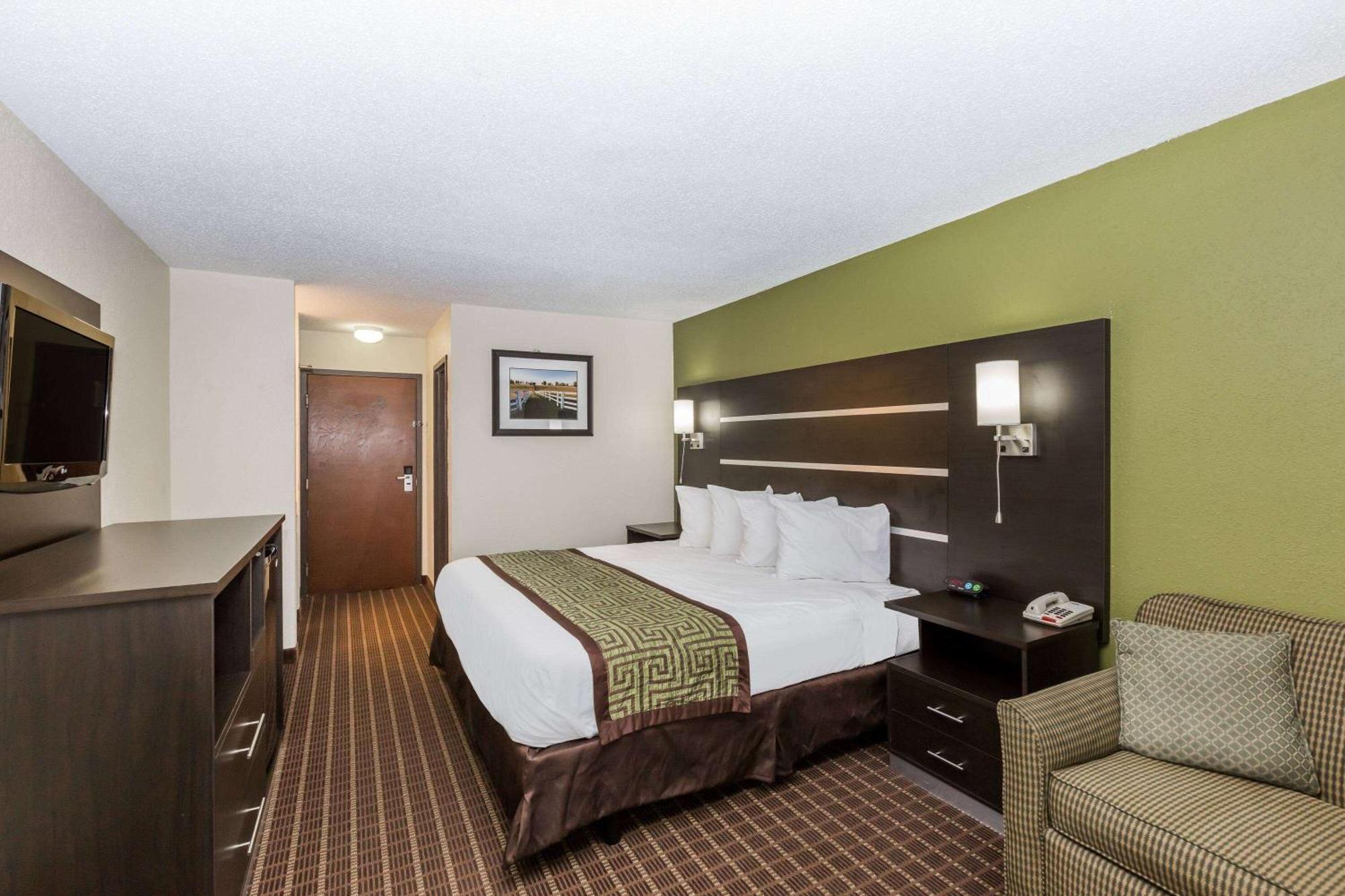 Baymont By Wyndham Louisville South I 65 Brooks Exteriör bild